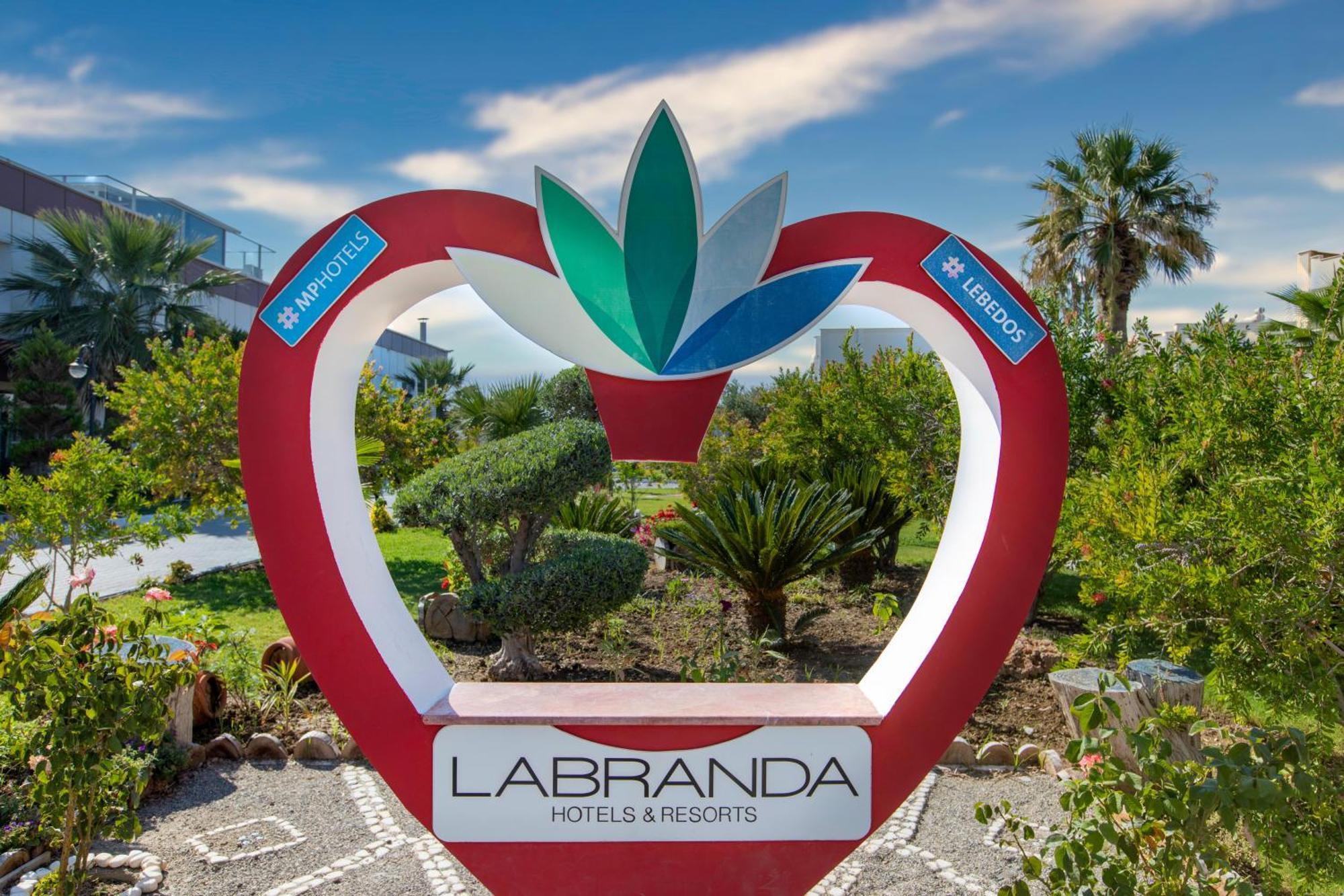 Labranda Lebedos Princess Сеферихисар Экстерьер фото